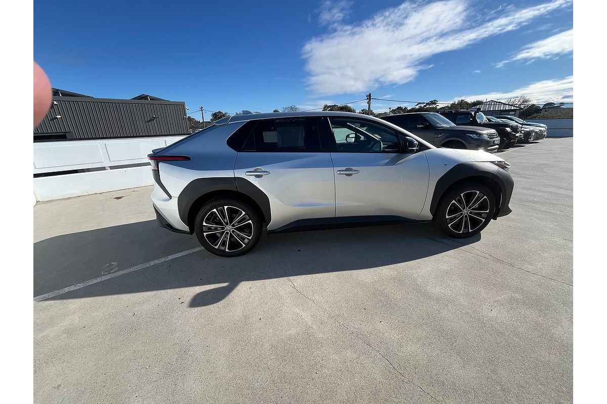 2024 Toyota bZ4X XEAM10R