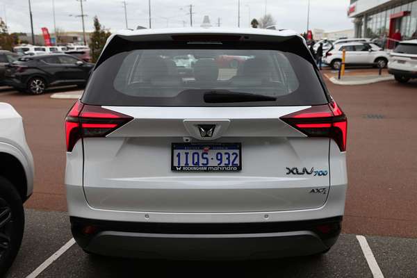2023 Mahindra XUV700 AX7L