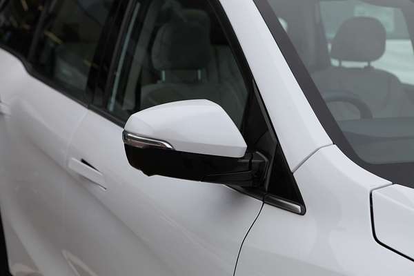 2023 Mahindra XUV700 AX7L