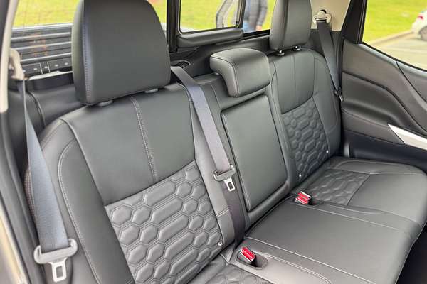 2025 Nissan Navara ST-X D23 4X4