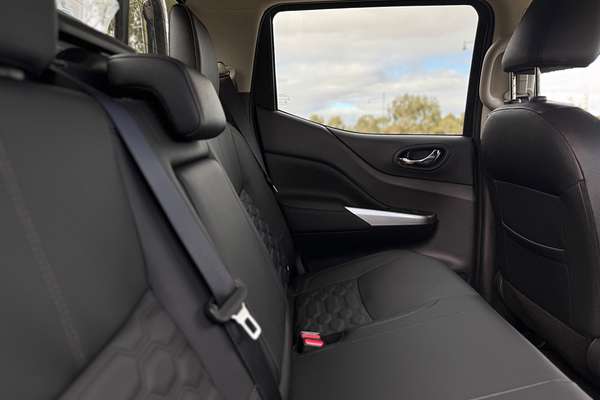 2025 Nissan Navara ST-X D23 4X4