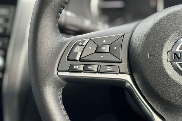 2025 Nissan Navara ST-X D23 4X4