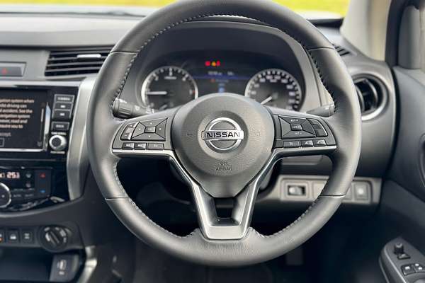 2025 Nissan Navara ST-X D23 4X4