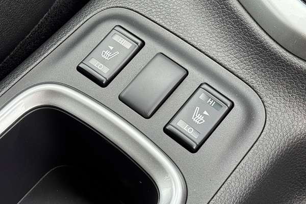 2025 Nissan Navara ST-X D23 4X4