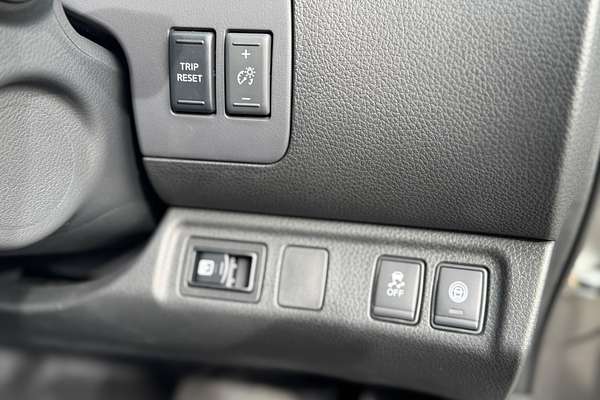 2025 Nissan Navara ST-X D23 4X4