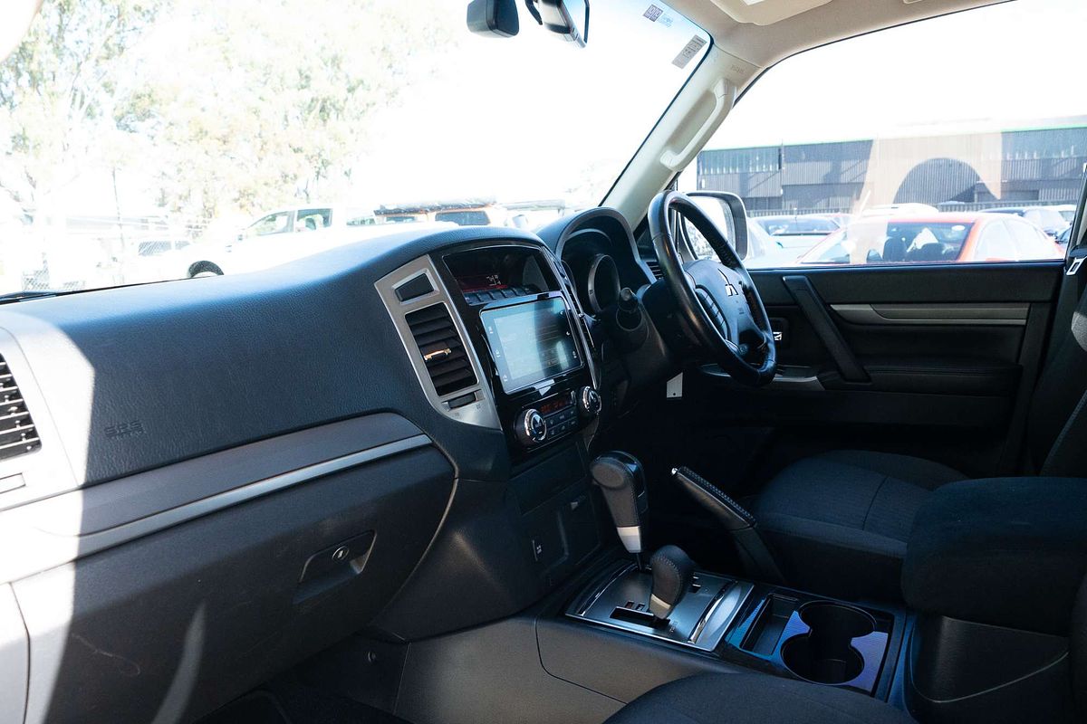 2021 Mitsubishi Pajero GLX Final Edition NX