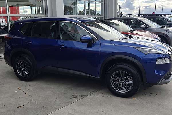2025 Nissan X-TRAIL ST T33
