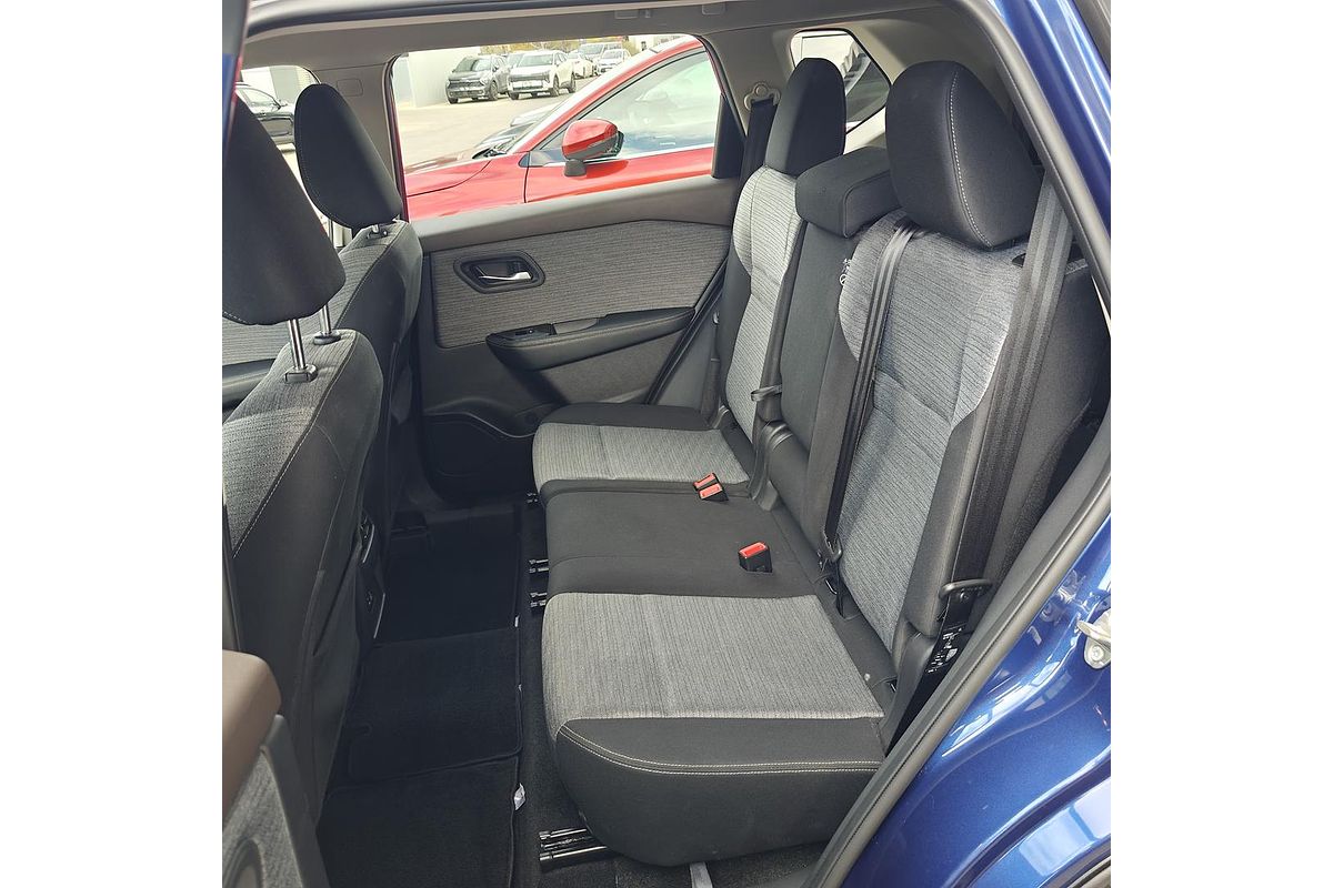 2025 Nissan X-TRAIL ST T33
