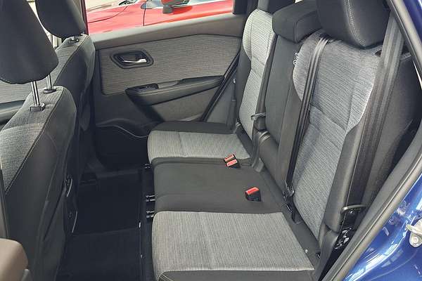 2025 Nissan X-TRAIL ST T33