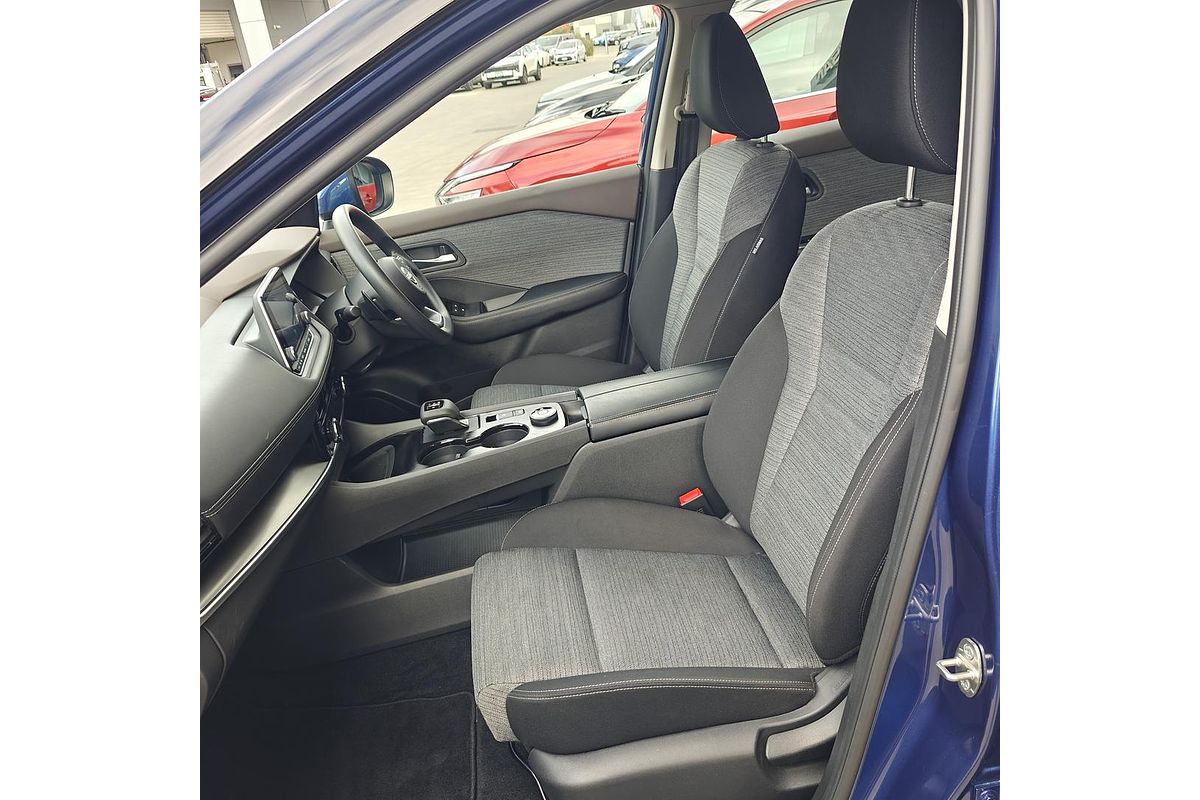 2025 Nissan X-TRAIL ST T33