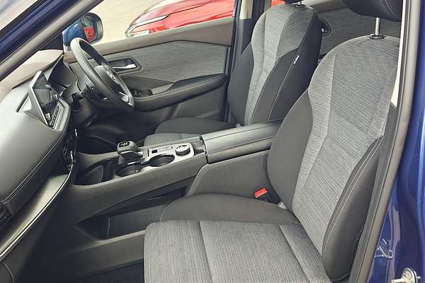 2025 Nissan X-TRAIL ST T33