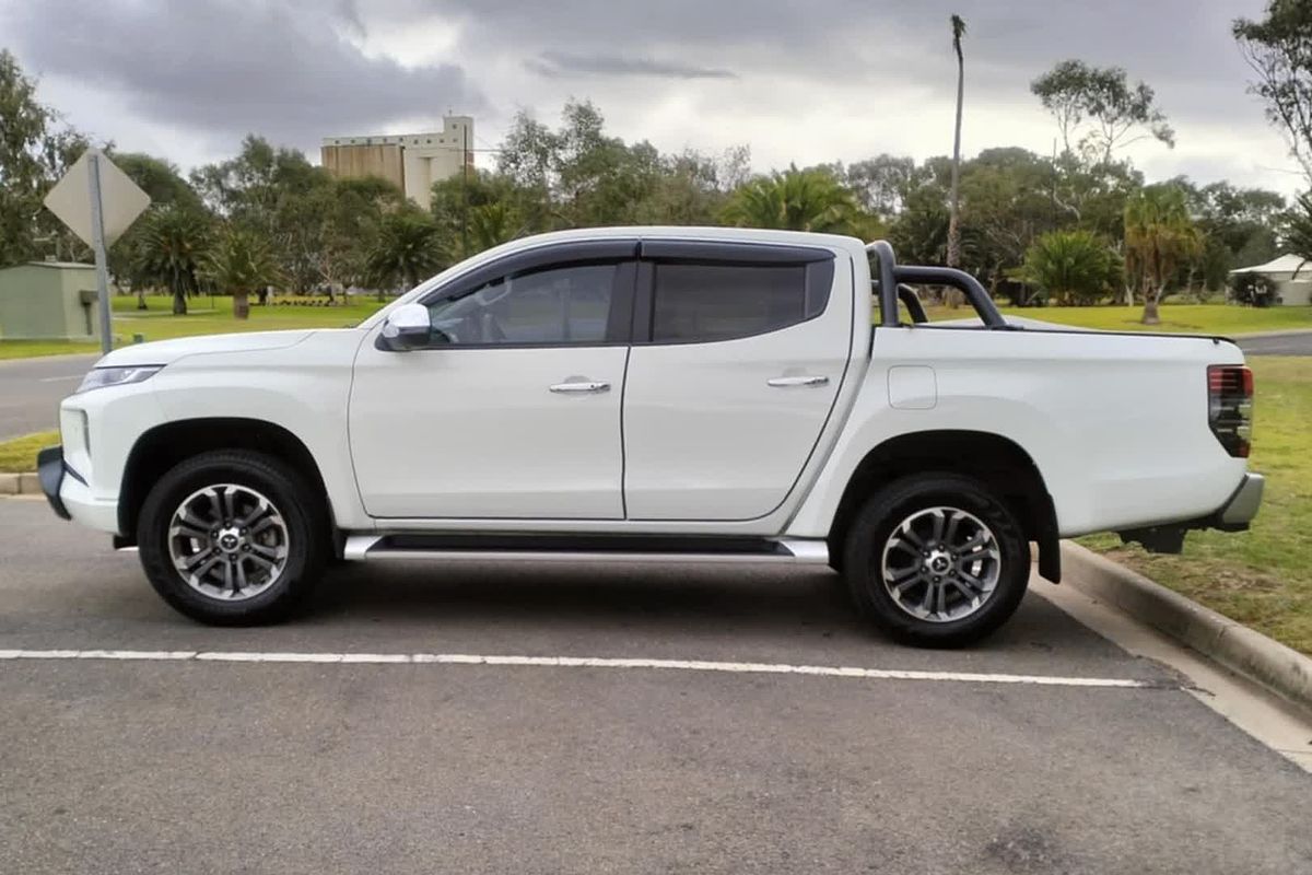 2020 Mitsubishi Triton GLS Premium MR 4X4