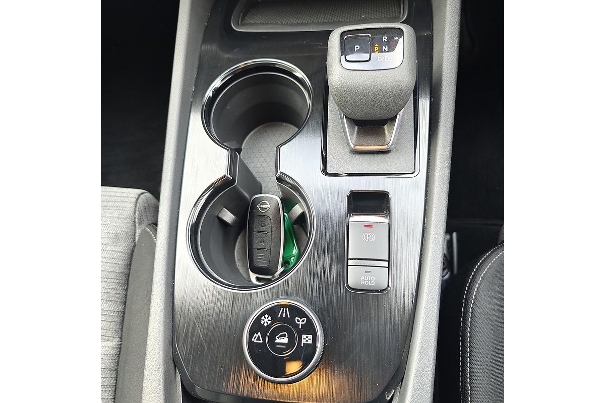 2025 Nissan X-TRAIL ST T33