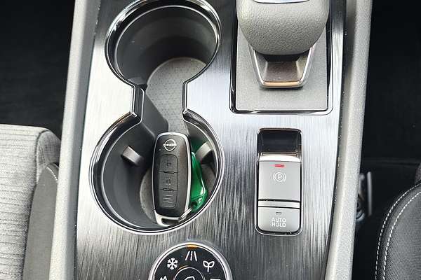 2025 Nissan X-TRAIL ST T33