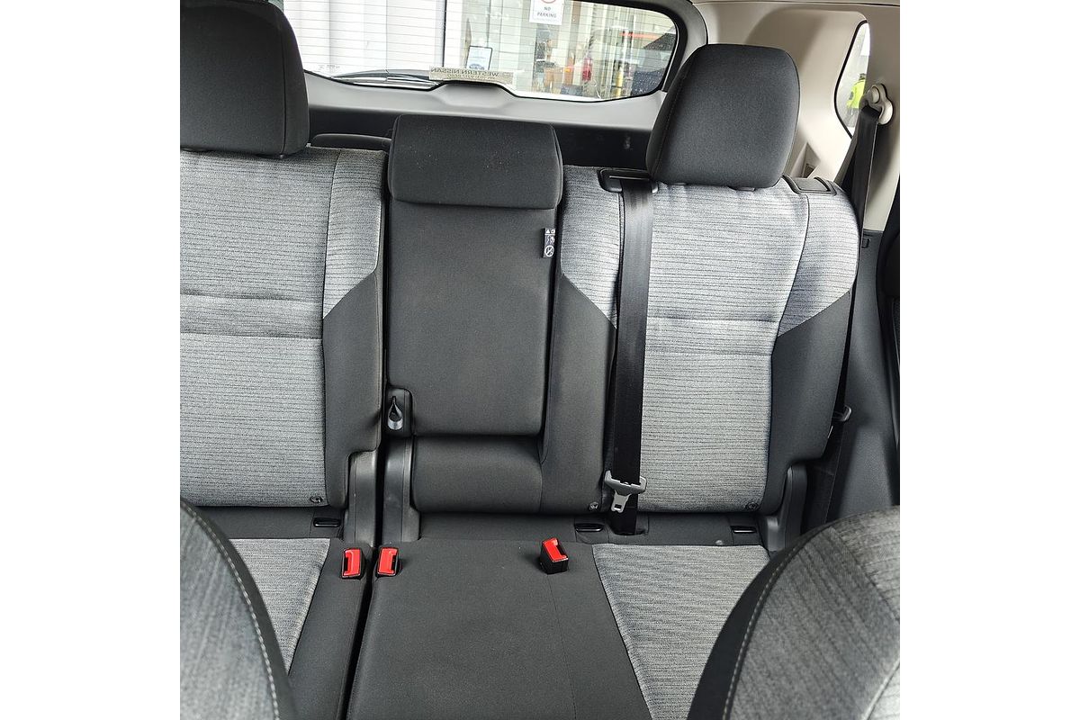 2025 Nissan X-TRAIL ST T33