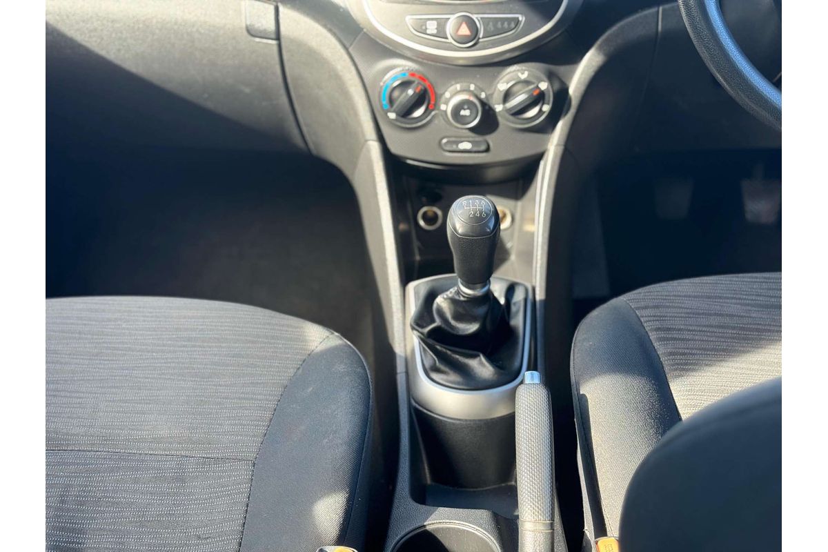 2016 Hyundai Accent Active RB4