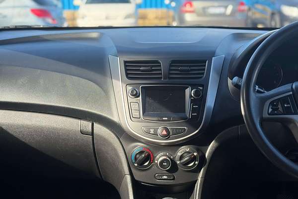 2016 Hyundai Accent Active RB4