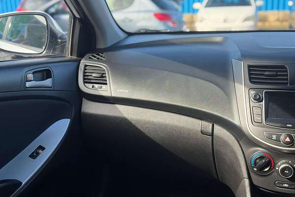 2016 Hyundai Accent Active RB4
