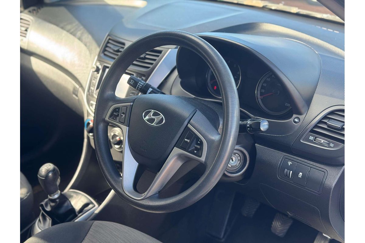 2016 Hyundai Accent Active RB4