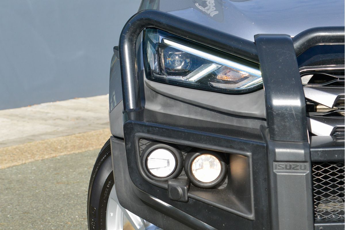 2022 Isuzu MU-X LS-M