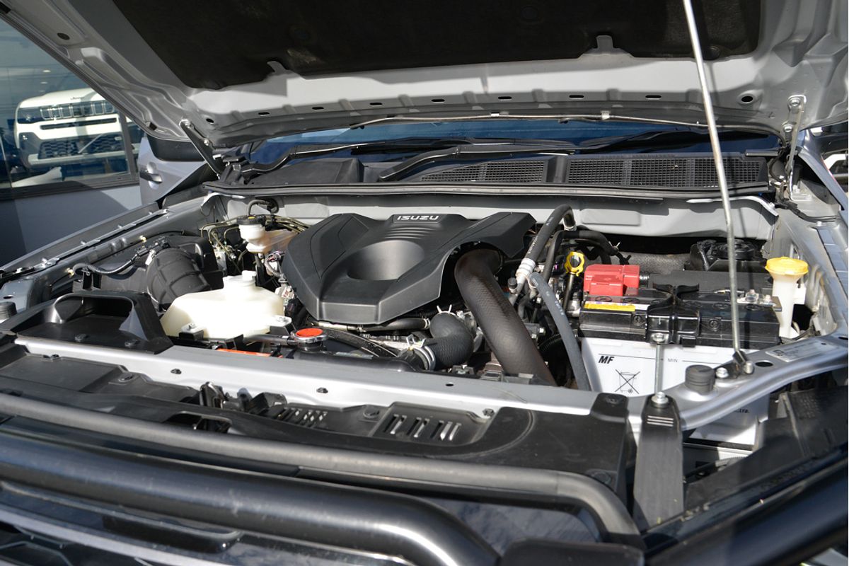 2022 Isuzu MU-X LS-M
