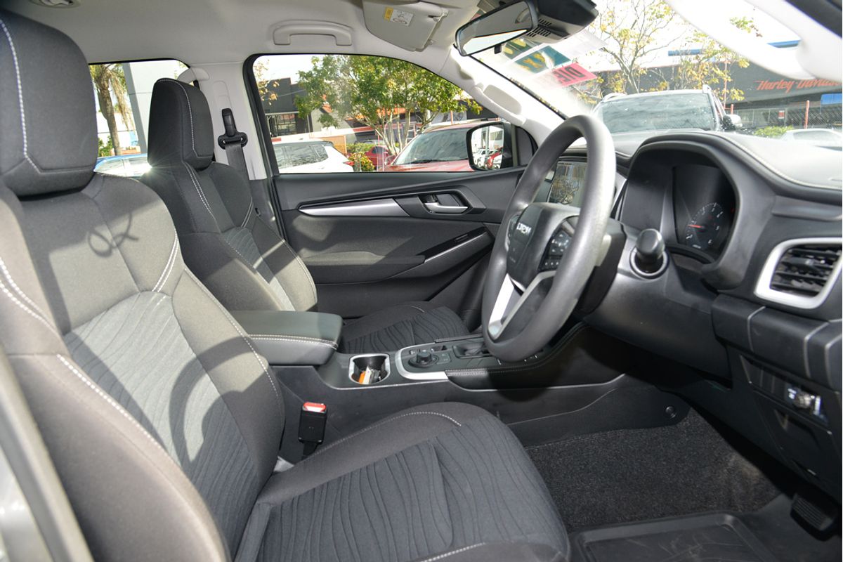 2022 Isuzu MU-X LS-M