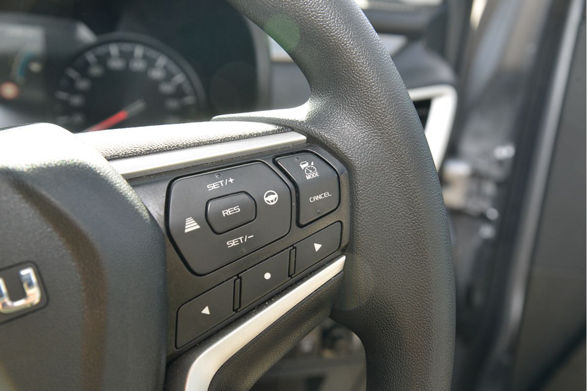2022 Isuzu MU-X LS-M