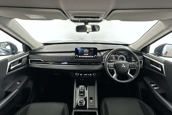 2024 Mitsubishi Outlander ES ZM
