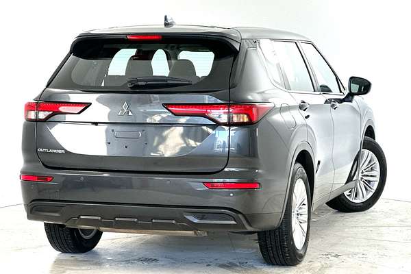 2024 Mitsubishi Outlander ES ZM