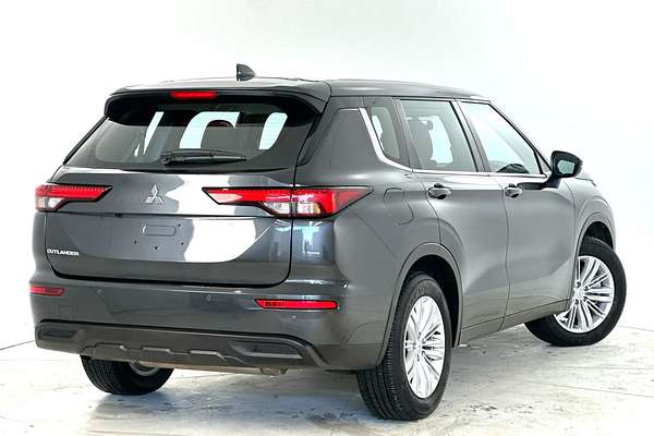 2024 Mitsubishi Outlander ES ZM