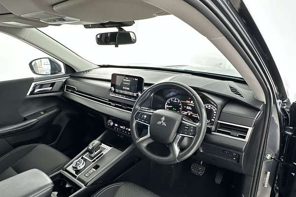 2024 Mitsubishi Outlander ES ZM