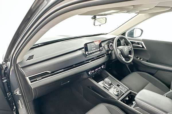 2024 Mitsubishi Outlander ES ZM