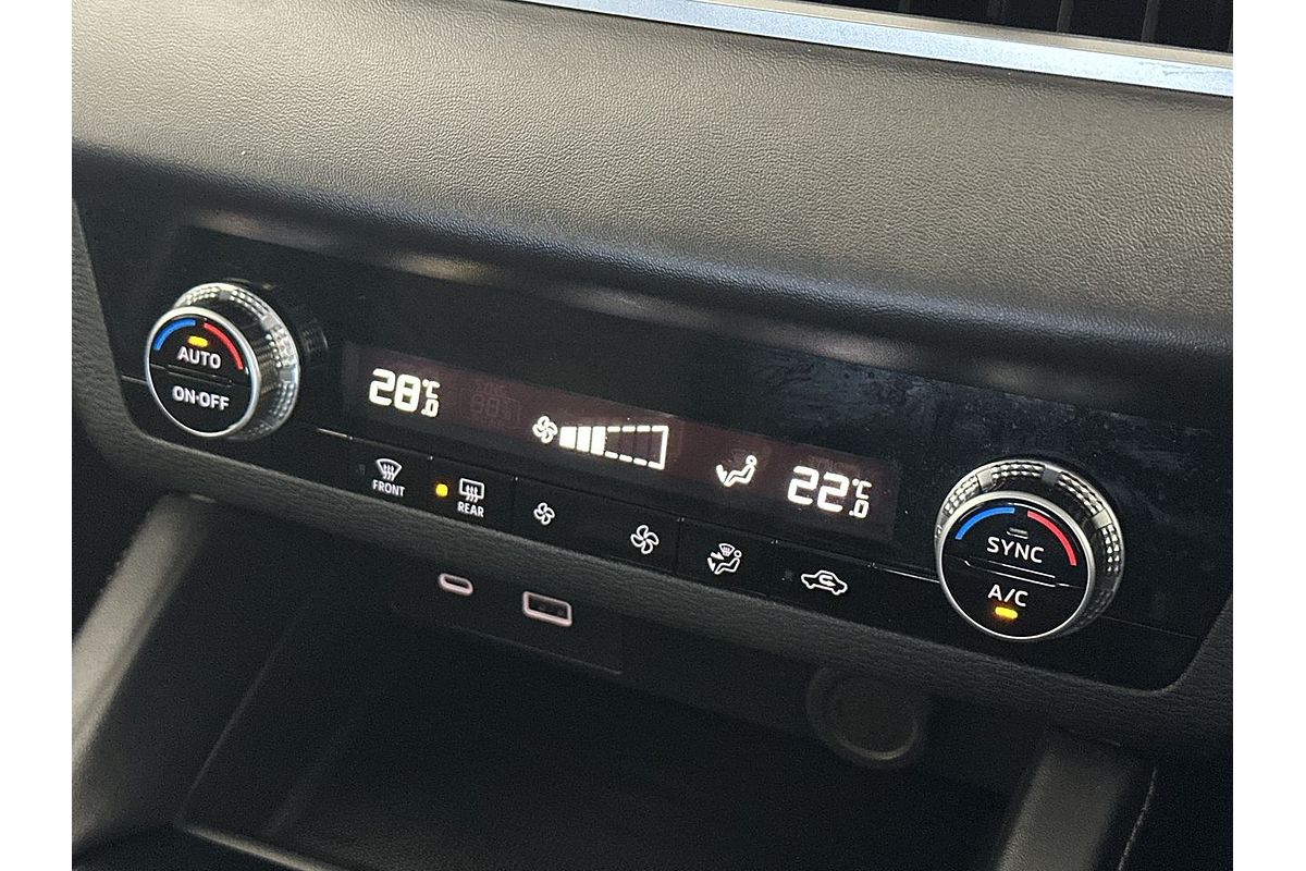 2024 Mitsubishi Outlander ES ZM