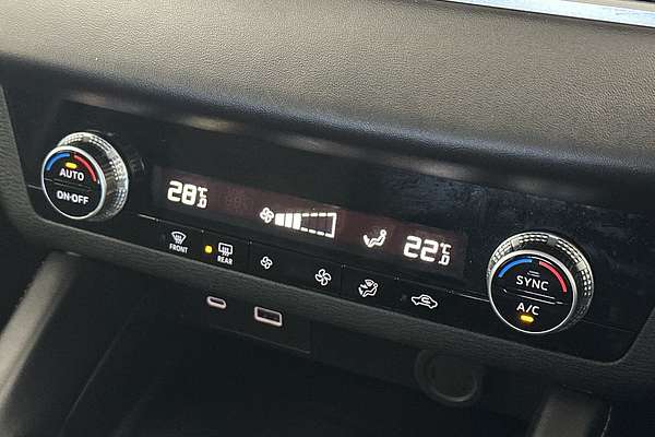2024 Mitsubishi Outlander ES ZM