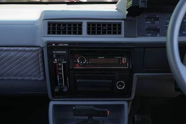1987 Holden Calais Turbo VL