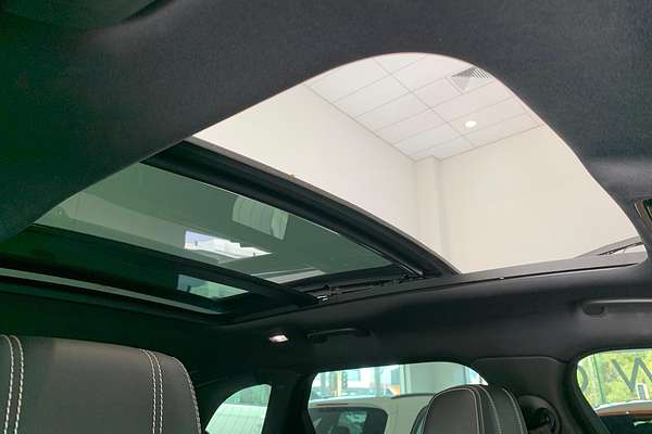 2019 Land Rover Range Rover Velar D300 R-Dynamic SE L560