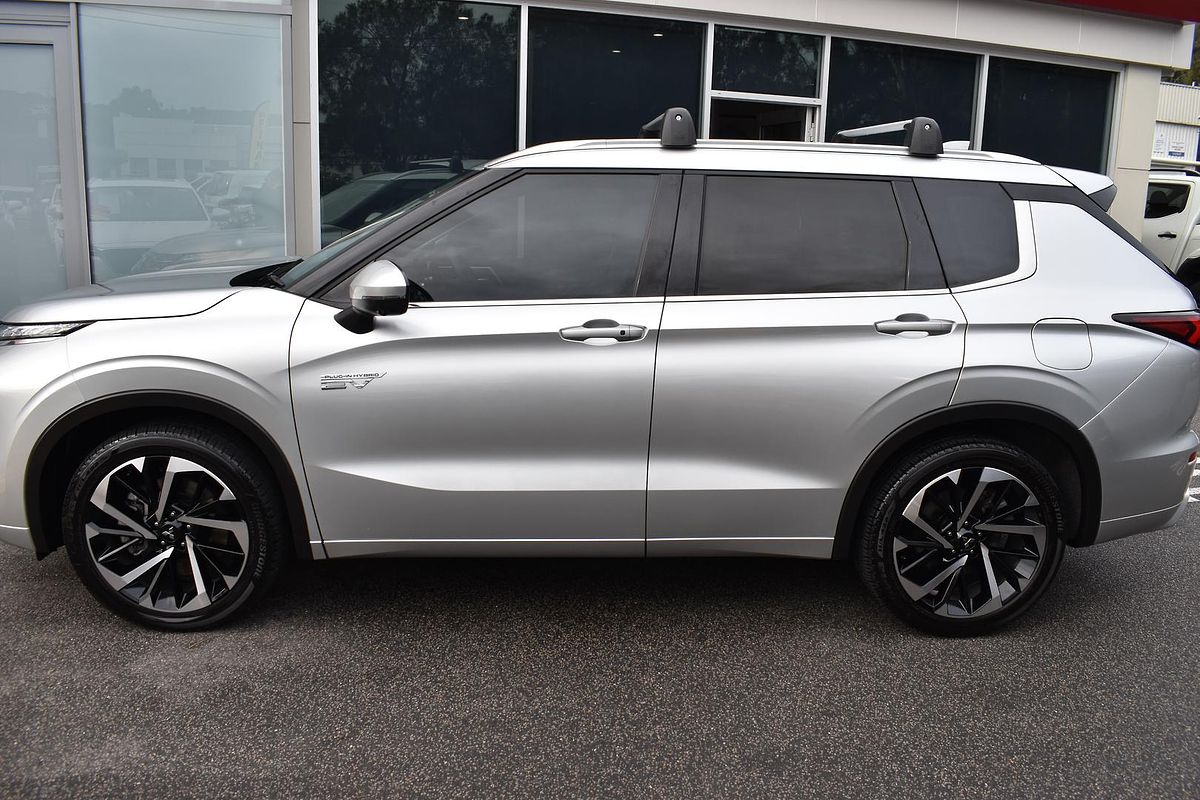 2023 Mitsubishi Outlander PHEV Exceed Tourer ZM