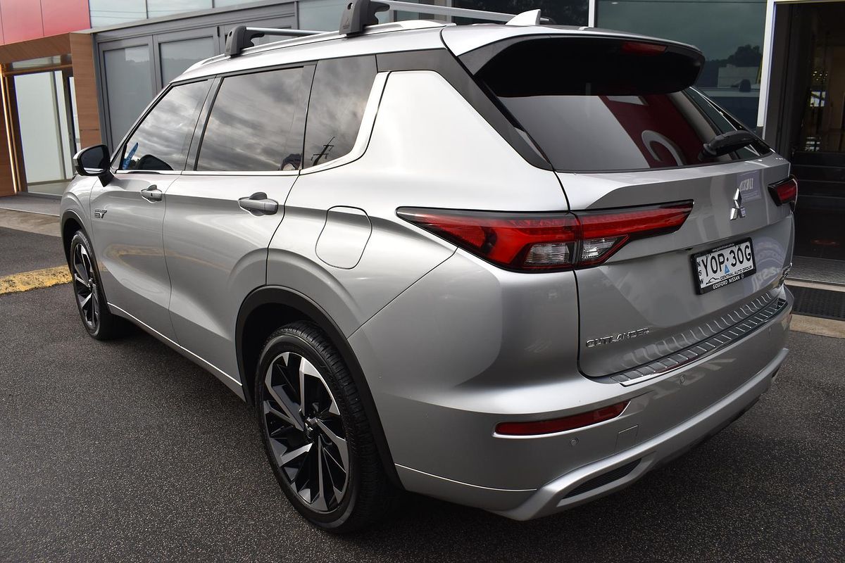 2023 Mitsubishi Outlander PHEV Exceed Tourer ZM