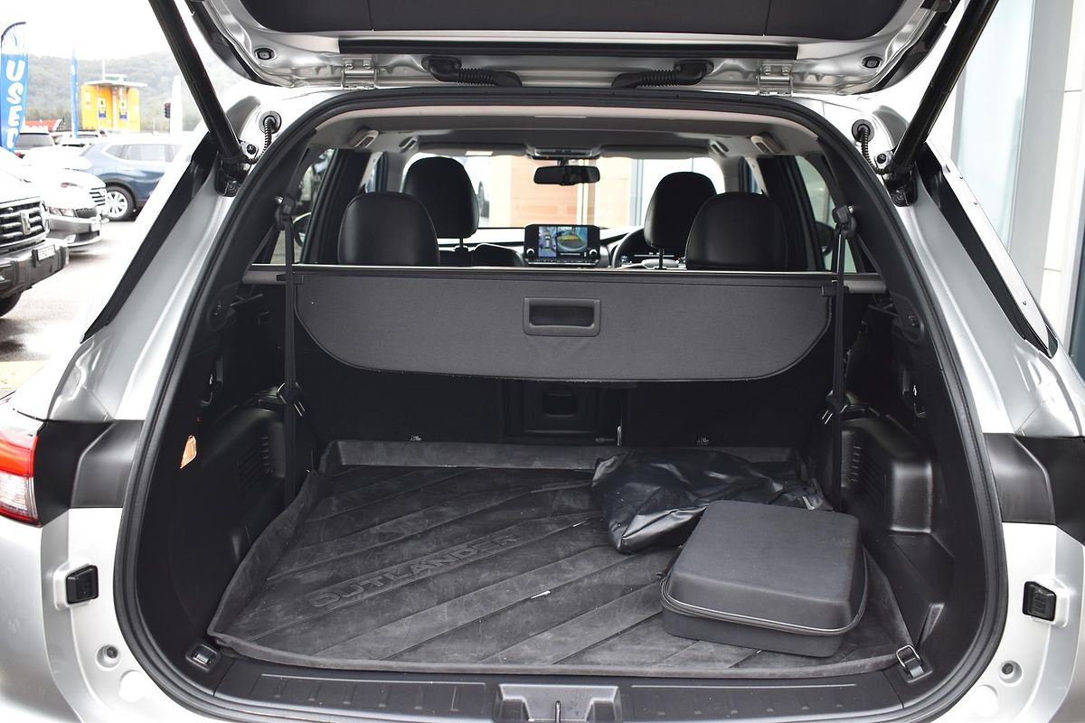 2023 Mitsubishi Outlander PHEV Exceed Tourer ZM