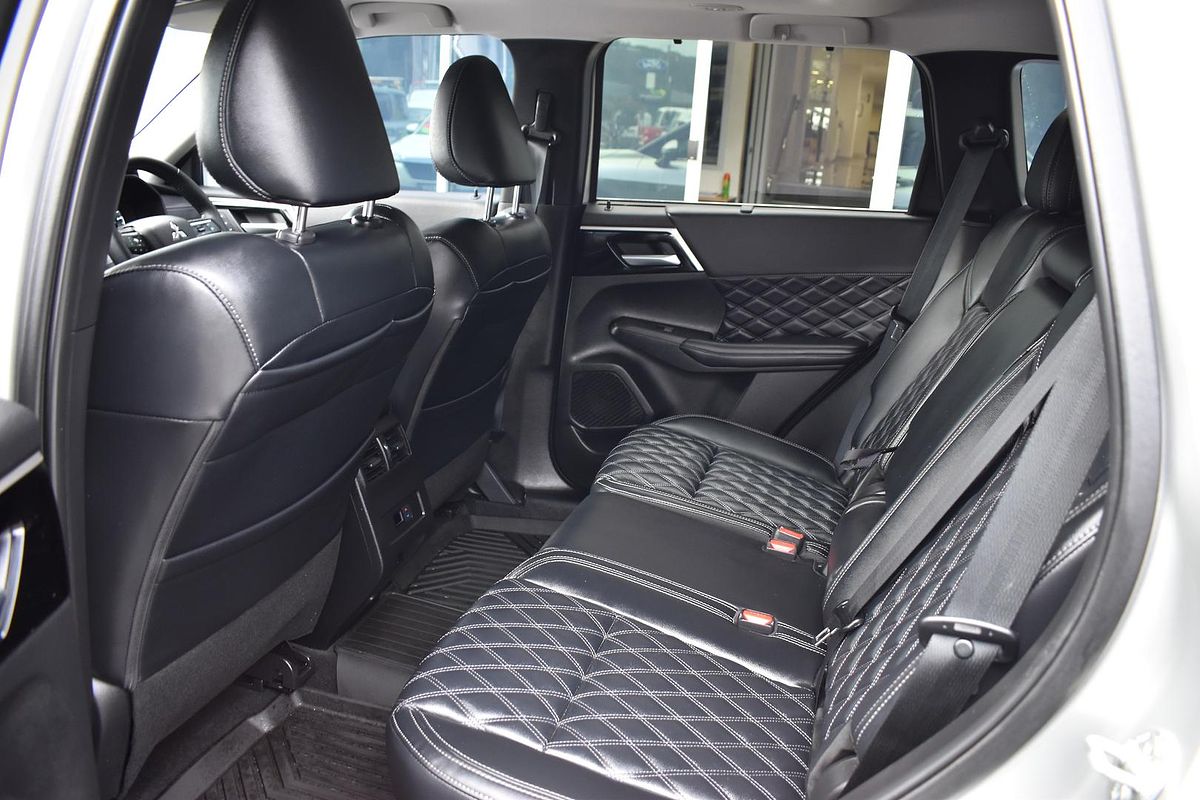 2023 Mitsubishi Outlander PHEV Exceed Tourer ZM
