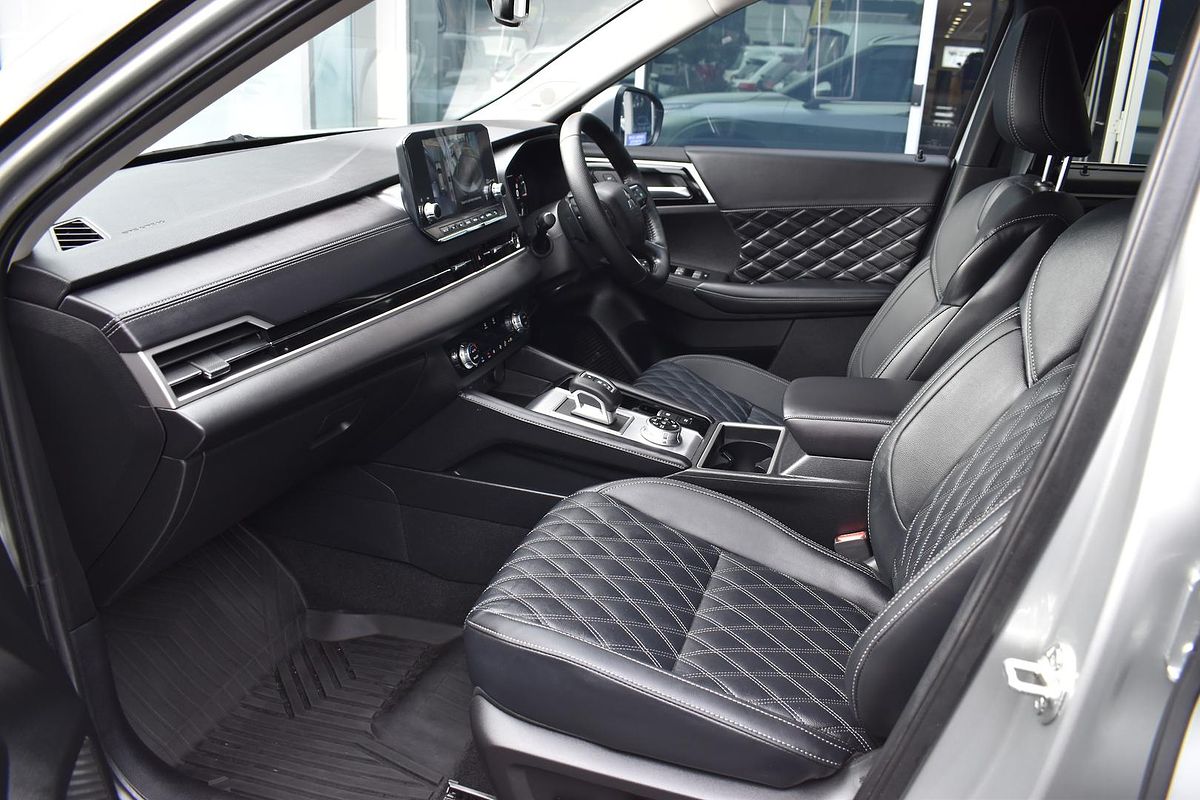 2023 Mitsubishi Outlander PHEV Exceed Tourer ZM