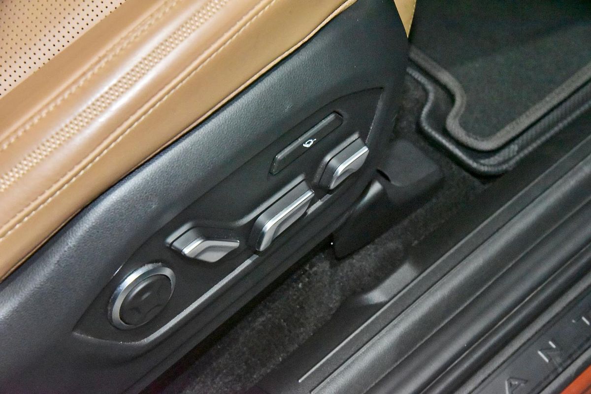 2024 Hyundai Santa Fe Hybrid Calligraphy MX5.V1