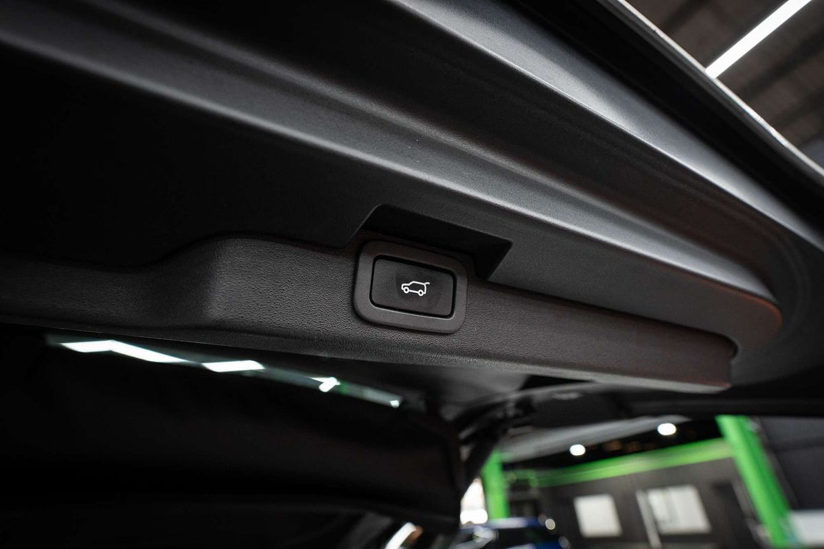 2018 Land Rover Discovery SD4 HSE Series 5