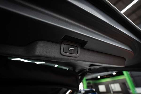 2018 Land Rover Discovery SD4 HSE Series 5