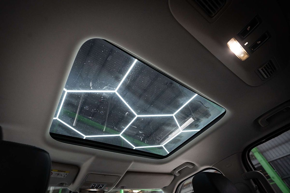 2018 Land Rover Discovery SD4 HSE Series 5