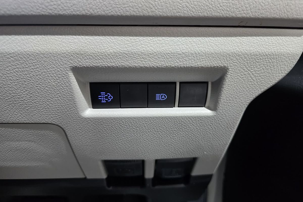 2021 Toyota Hiace Hiace Van LWB 2.8L T Diesel Automatic Crew GDH300R LWB