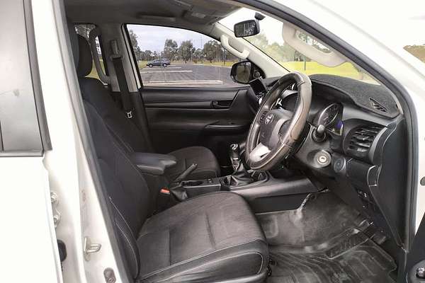 2017 Toyota Hilux SR GUN126R 4X4