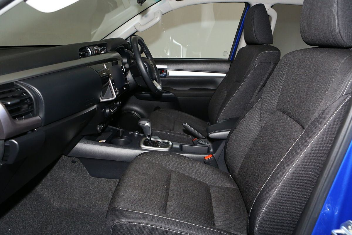2024 Toyota Hilux SR5 48V GUN126R 4X4