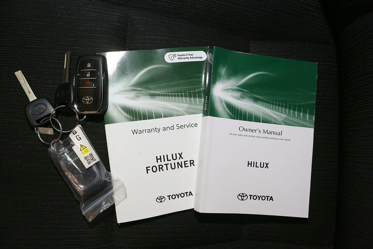 2024 Toyota Hilux SR5 48V GUN126R 4X4