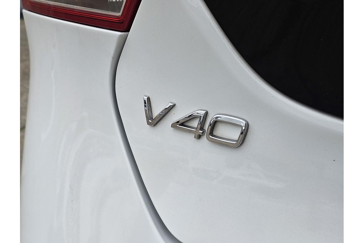 2015 Volvo V40 D4 Luxury